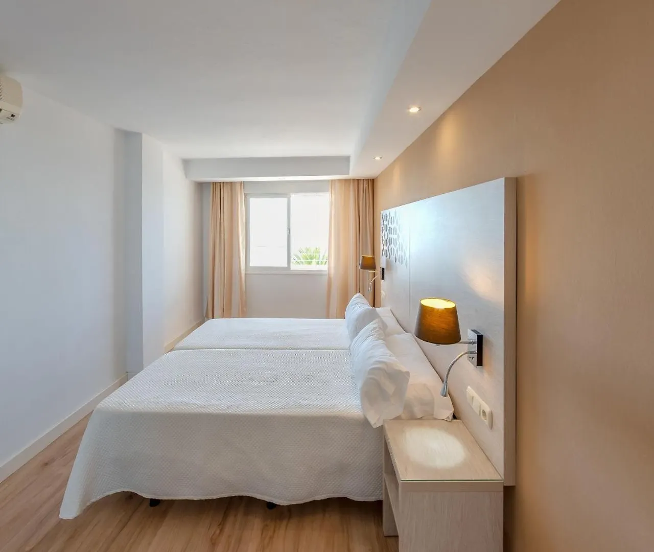 Puerto Azul Marbella Daire 0*,  İspanya